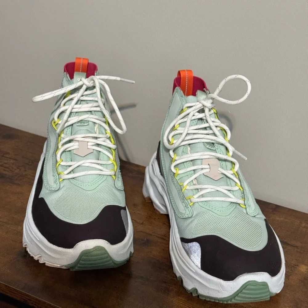 Sorel Kinetic Breakthru Venture Athletic Shoes Womens SZ 8.5M Perfect Condition - Picture 10 of 11